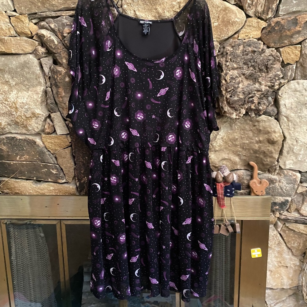 Hot Topic (Torrid Sizing) Size 5 (5x) Galaxy Dress with pockets!
